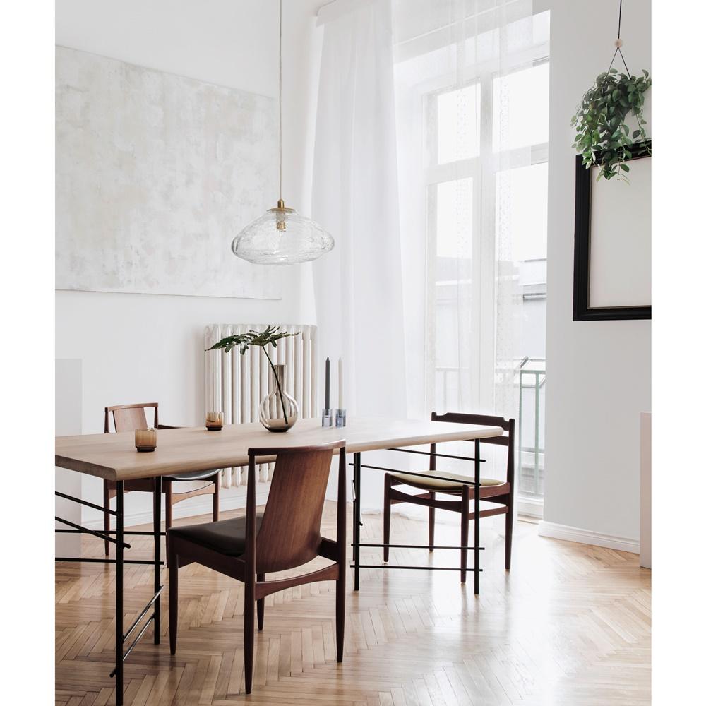 Stylish,And,Modern,Dining,Room,Interior,With,Design,Sharing,Table,