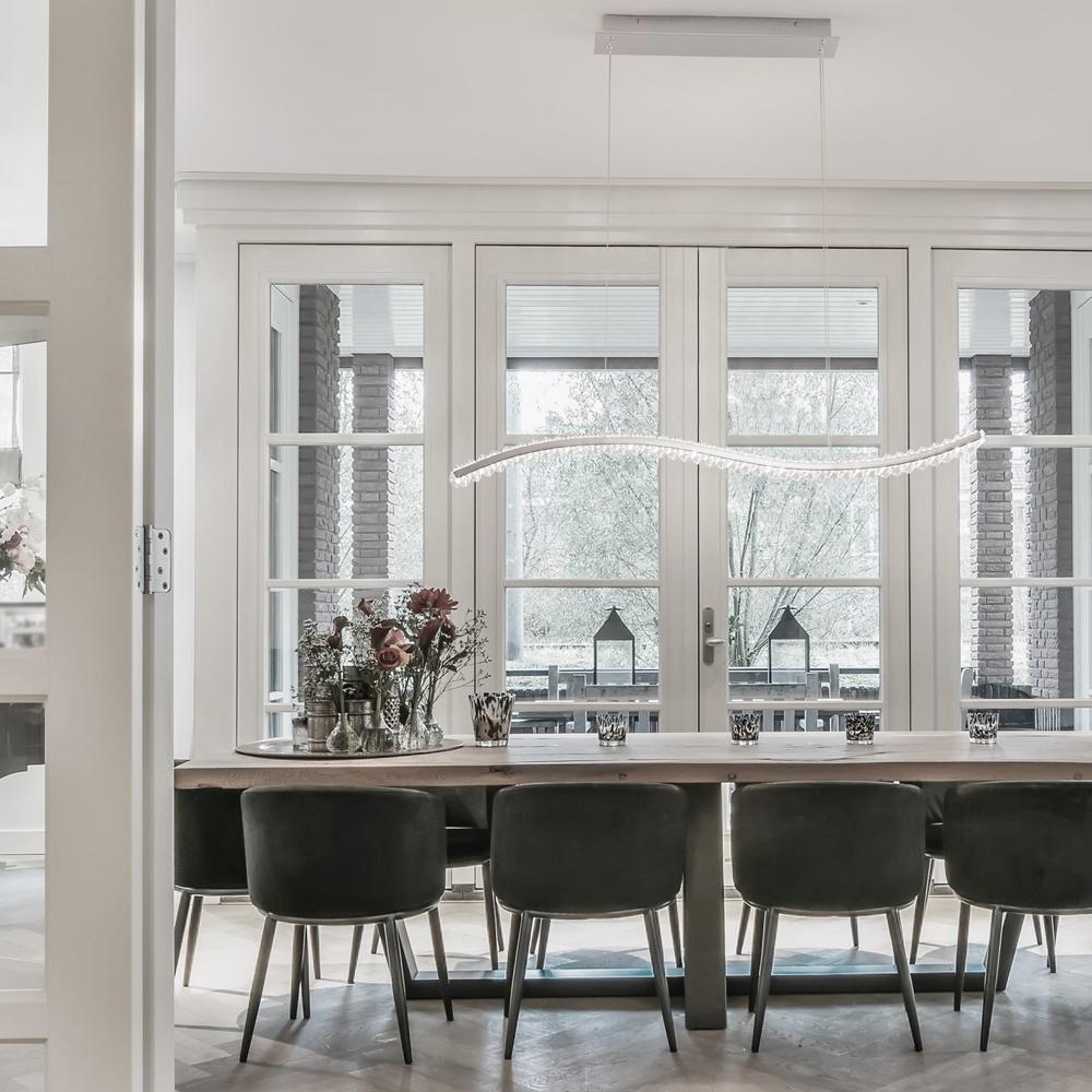 Modern,Dining,Room,In,A,Luxury,House,With,Individual,Design