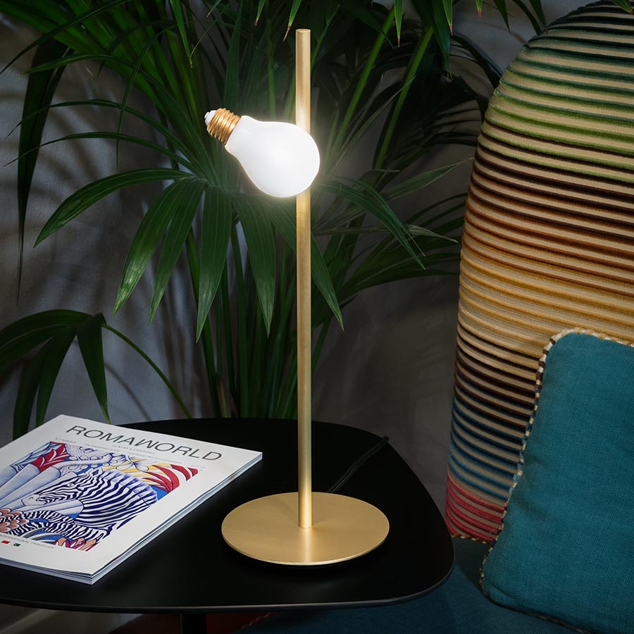 Аплик SLAMP IDEA бял над маса в трапезария