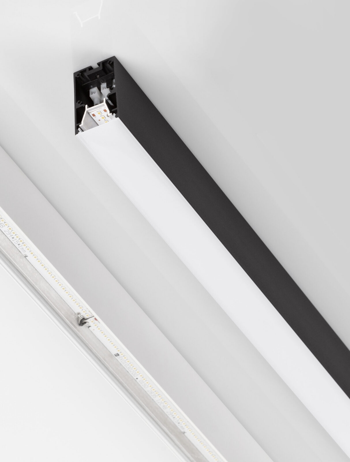 Линейно тяло Nova Luce GENT 8254402 черен