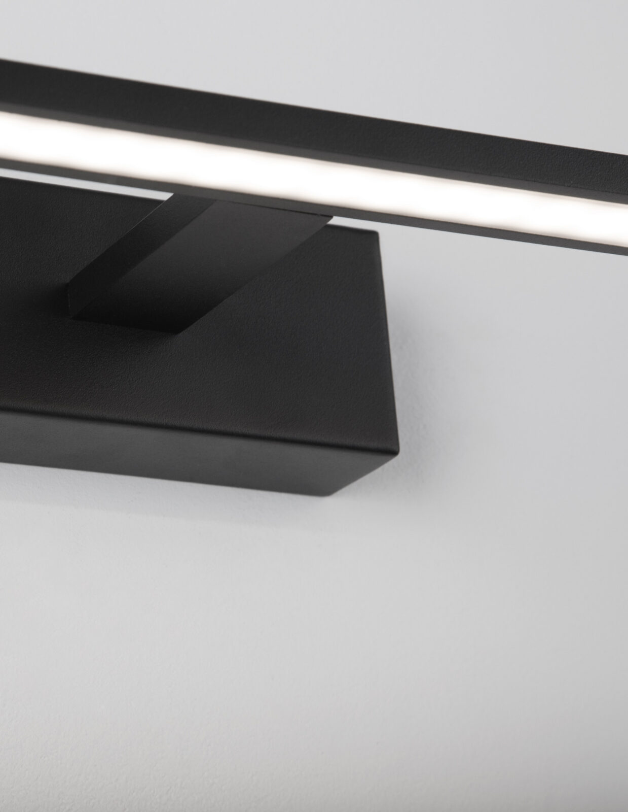 Аплик за баня Nova Luce LIVIA 9053302 черен