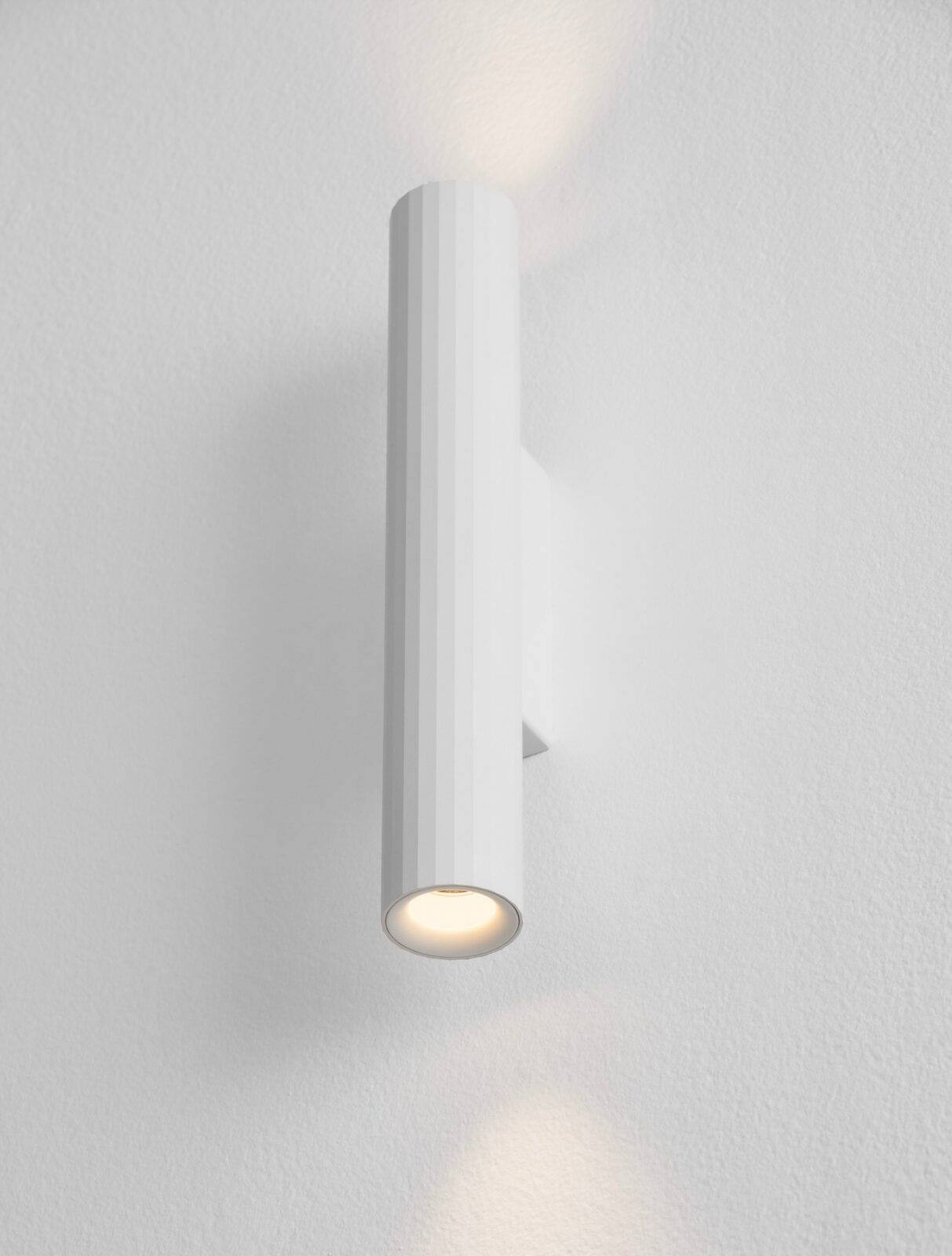 Аплик Nova Luce RIVETA 9060306 бял