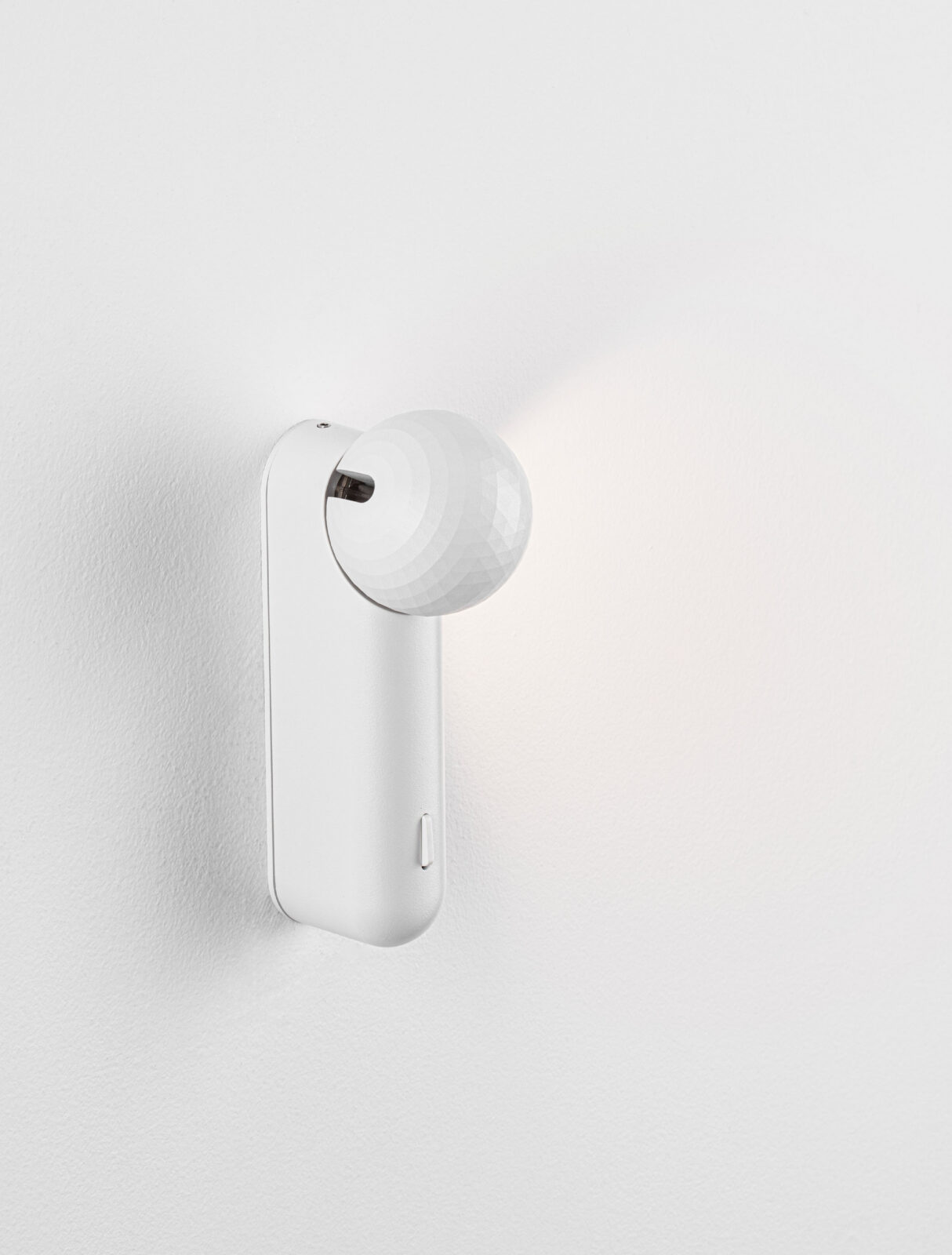 Аплик Nova Luce NOTIC 9088190 бял детайл 4