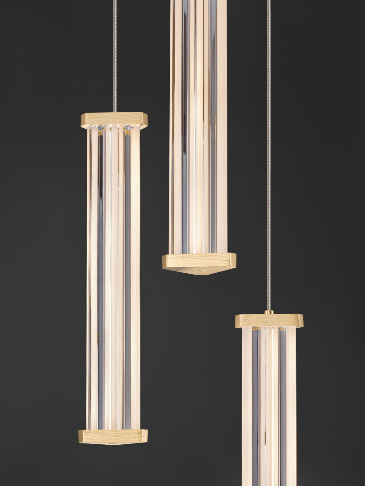 Пендел Nova Luce PHEME 9214137 златист