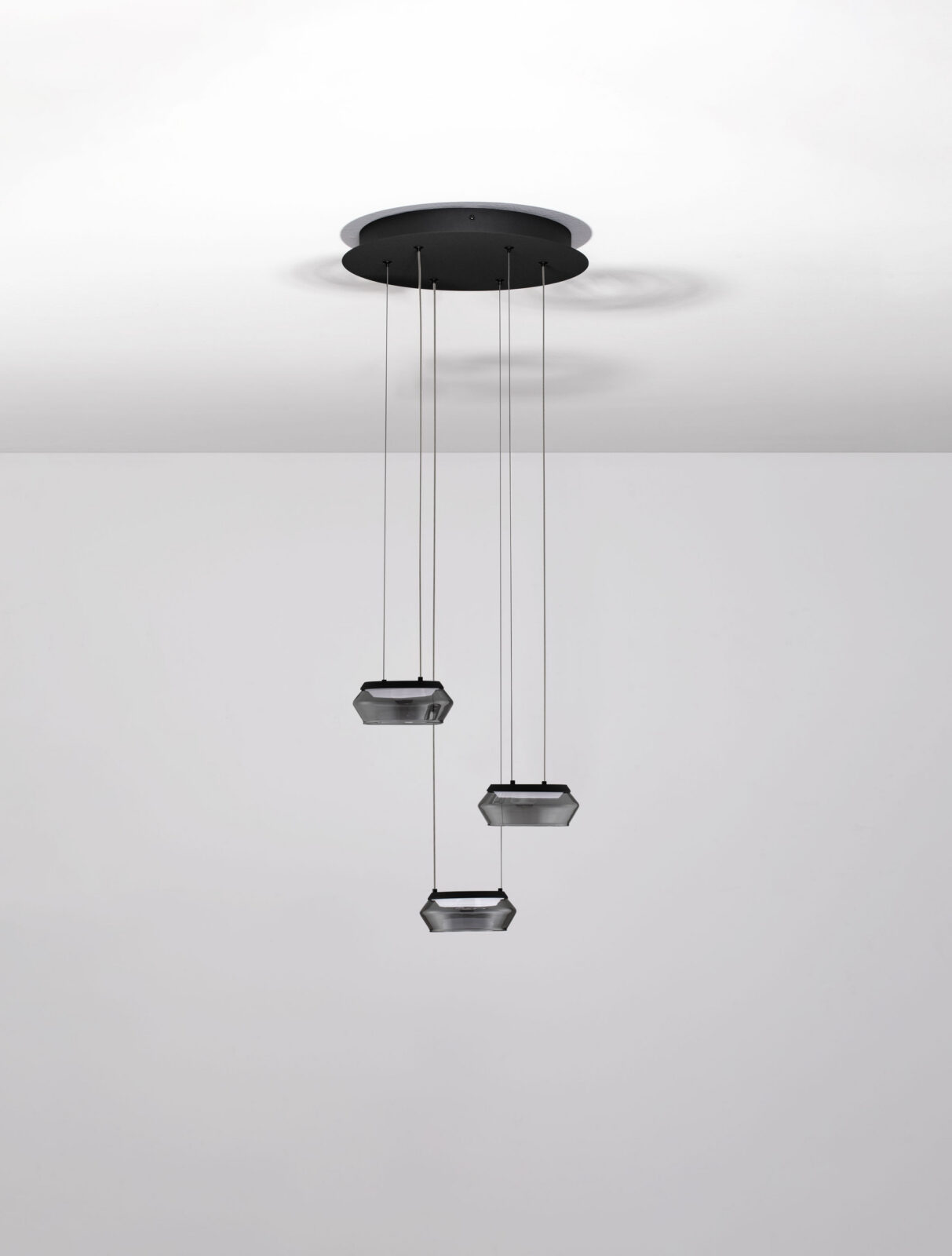 Полилей Nova Luce JAILYN 9236102 черен детайл 2