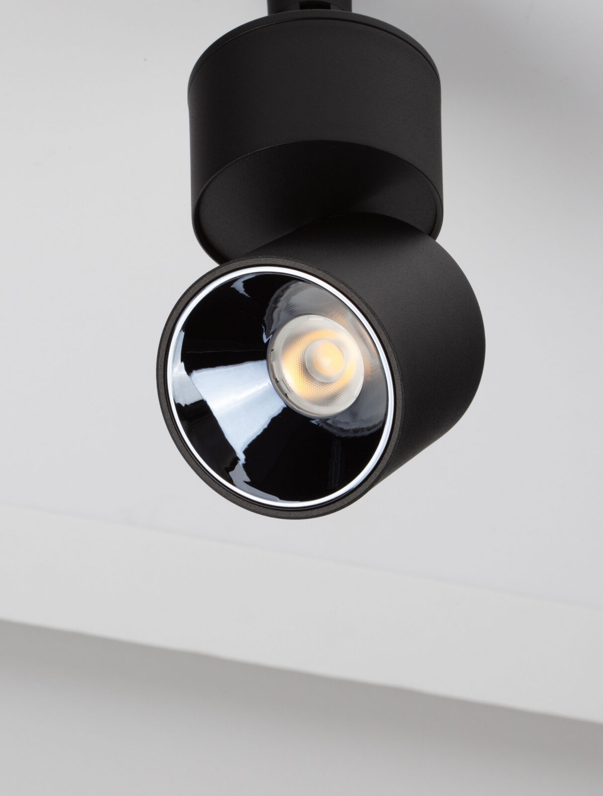 Магнитно тяло Nova Luce CHROMA 9680129 черен