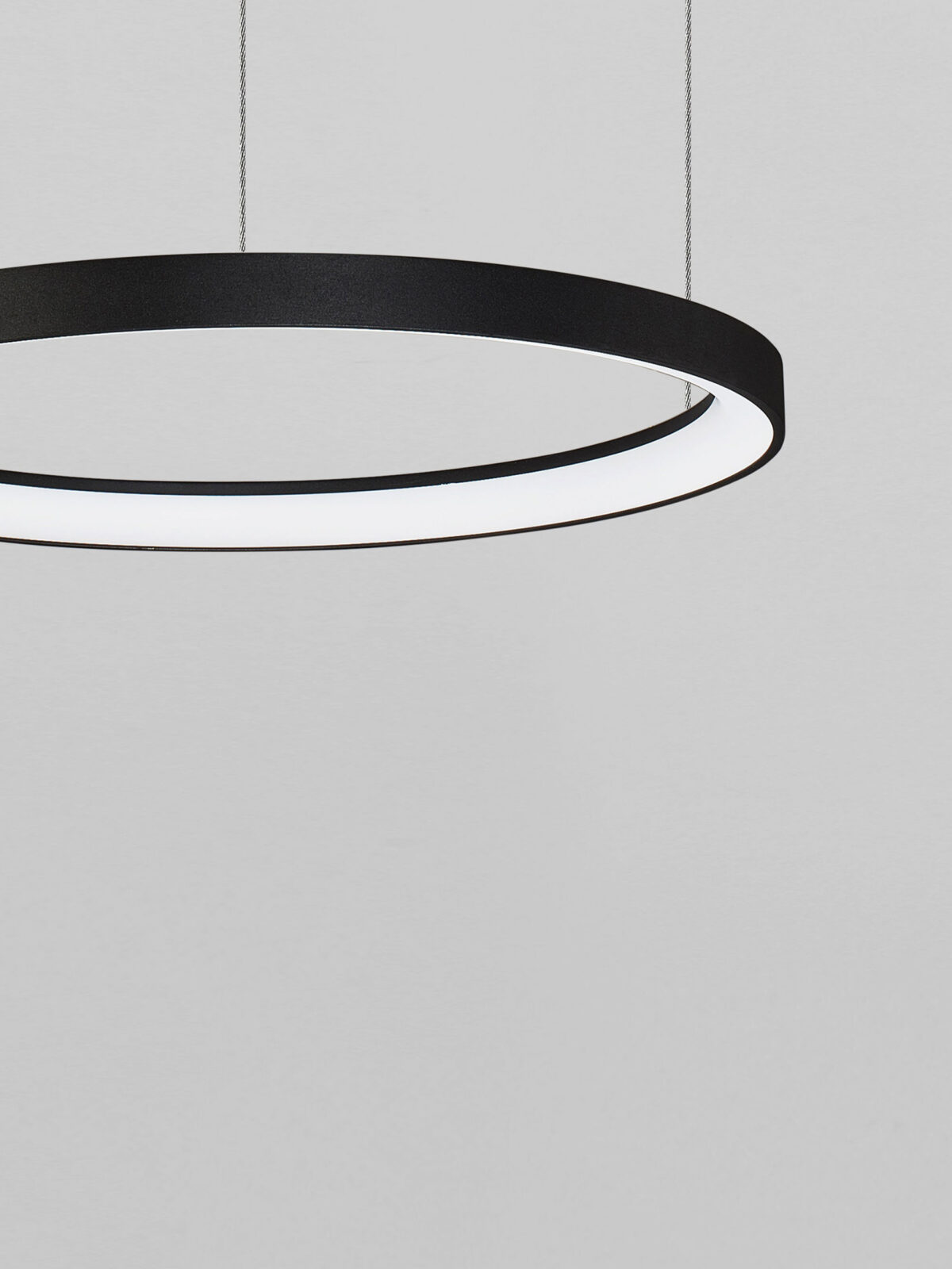 Полилей Nova Luce PERTINO 9853682 черен