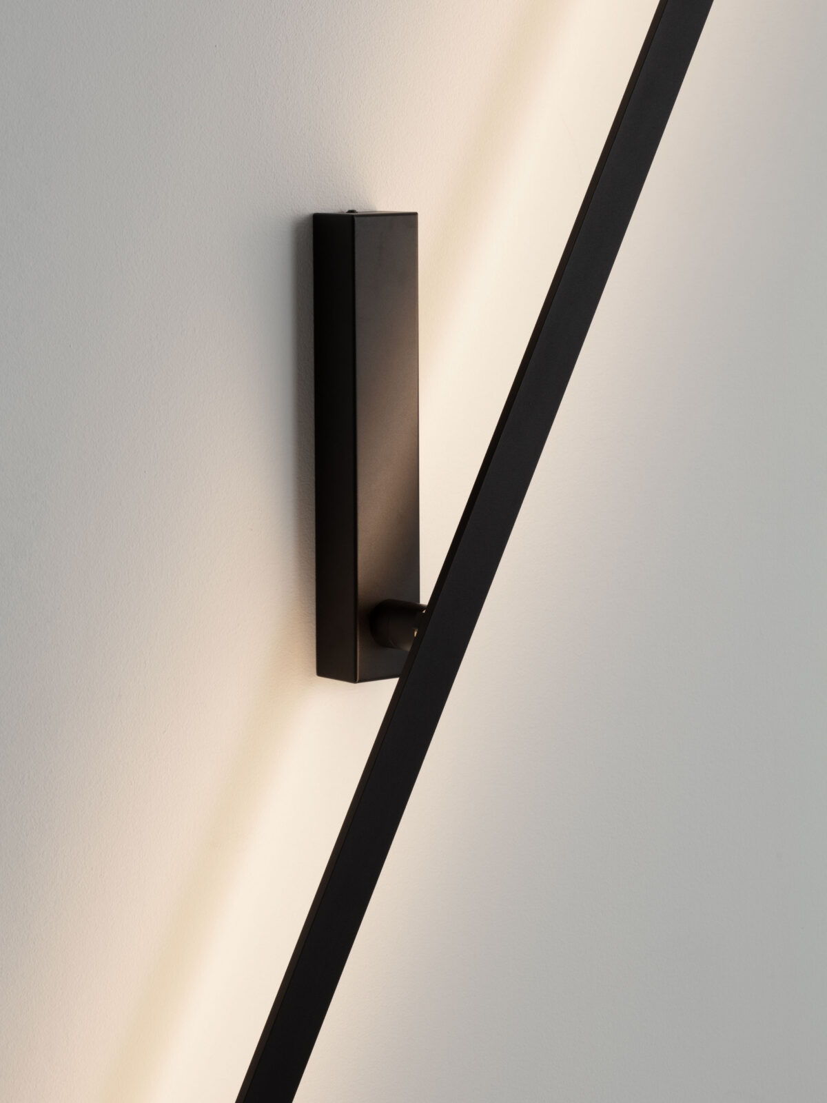 Магнитно тяло Nova Luce INVENTO 9980583 черен
